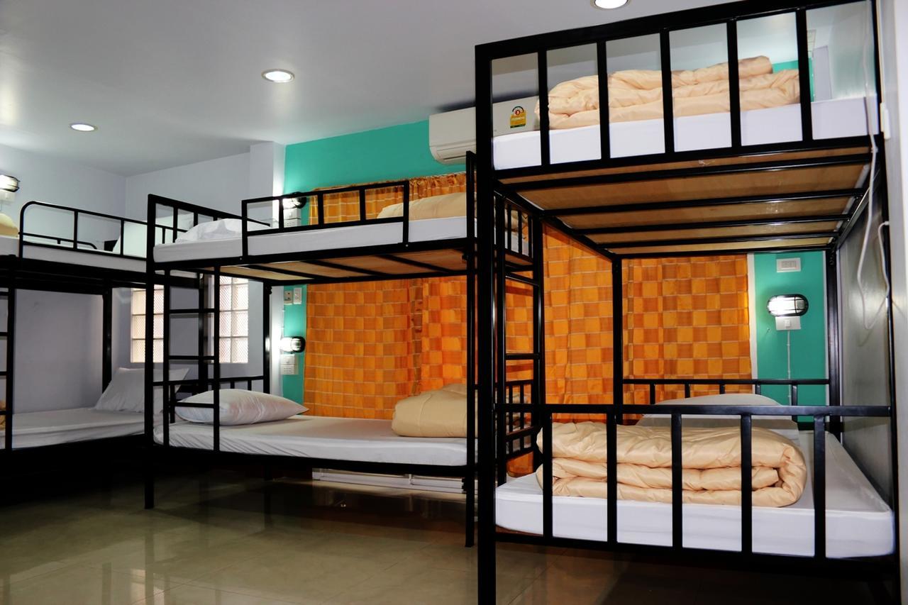 Home Base Hostel (Adults Only) Banguecoque Exterior foto