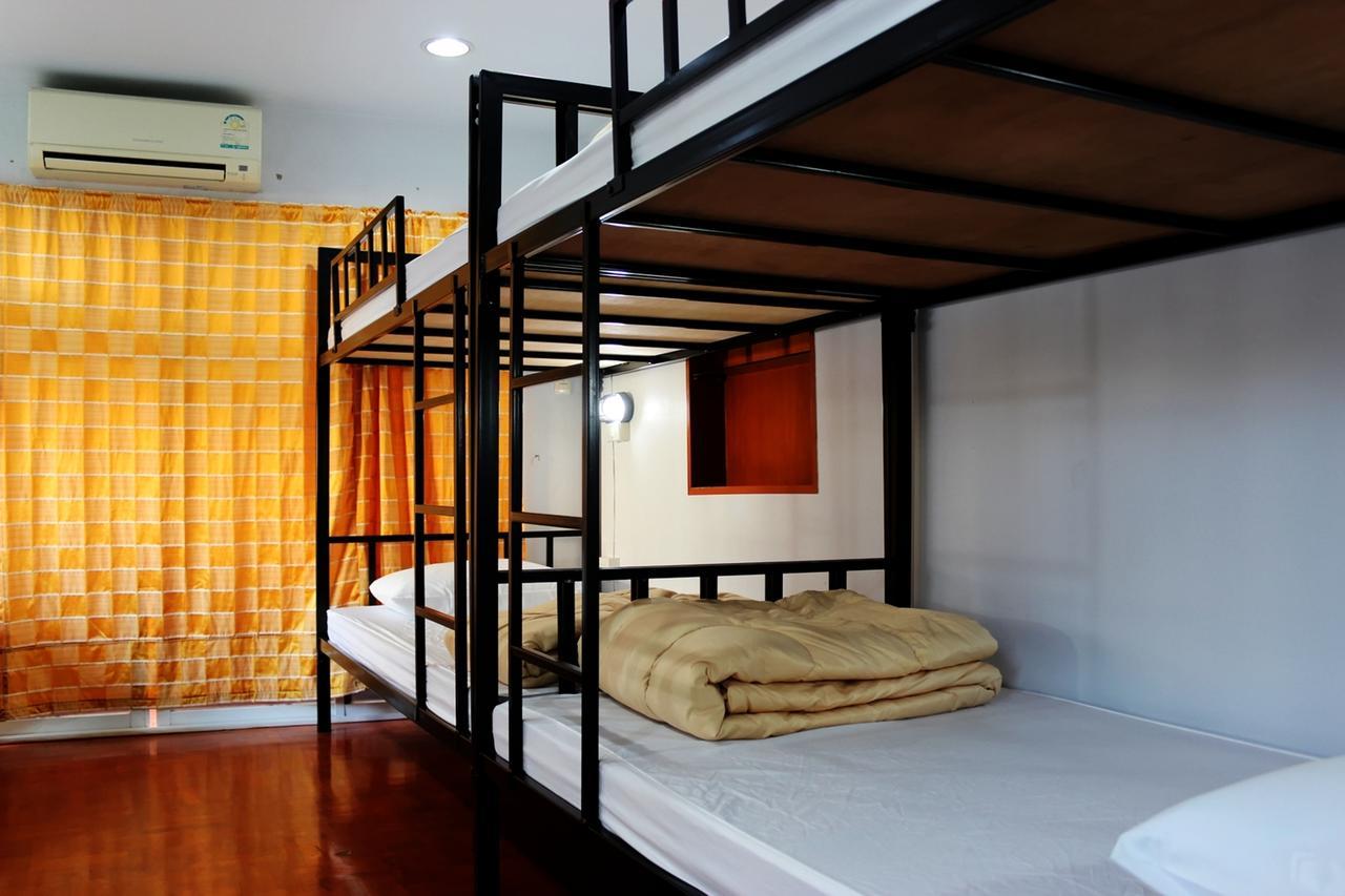 Home Base Hostel (Adults Only) Banguecoque Exterior foto