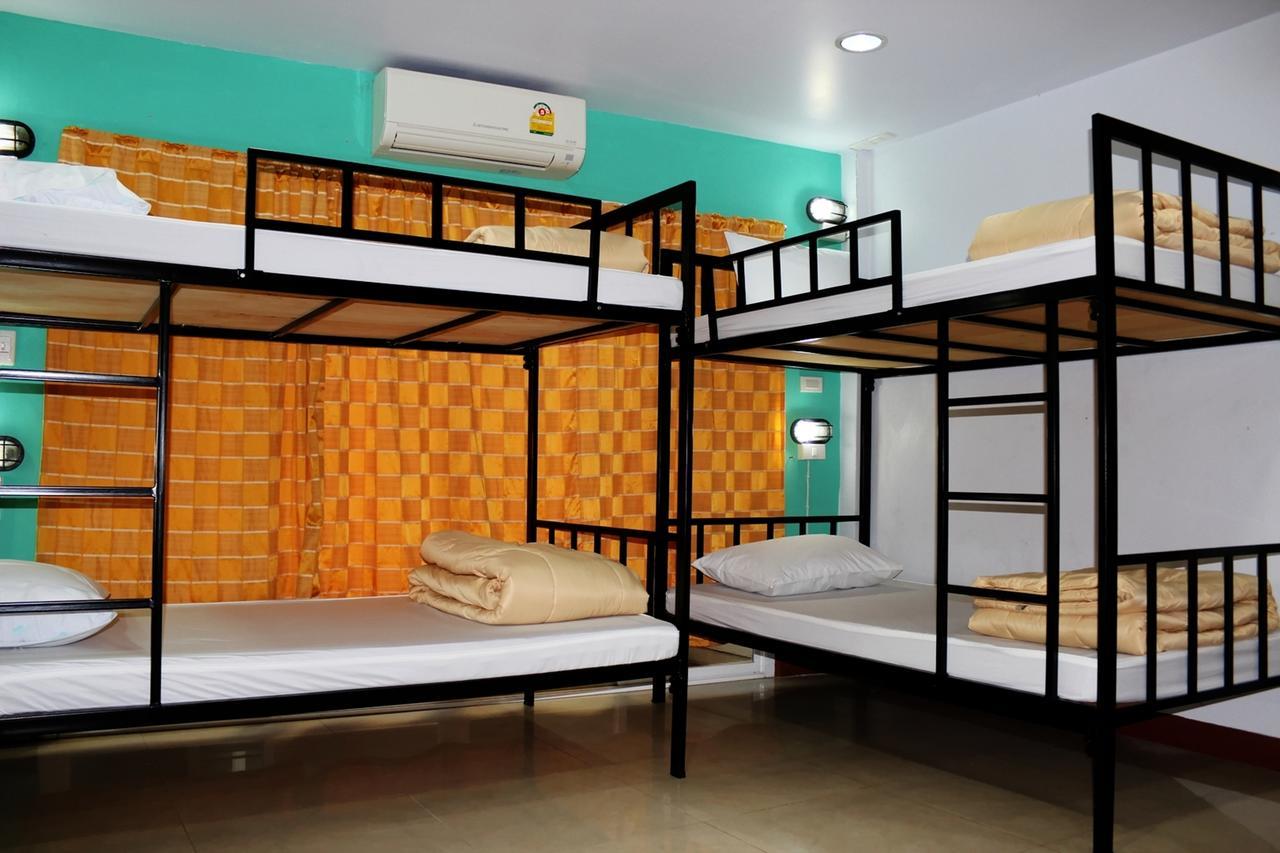 Home Base Hostel (Adults Only) Banguecoque Exterior foto