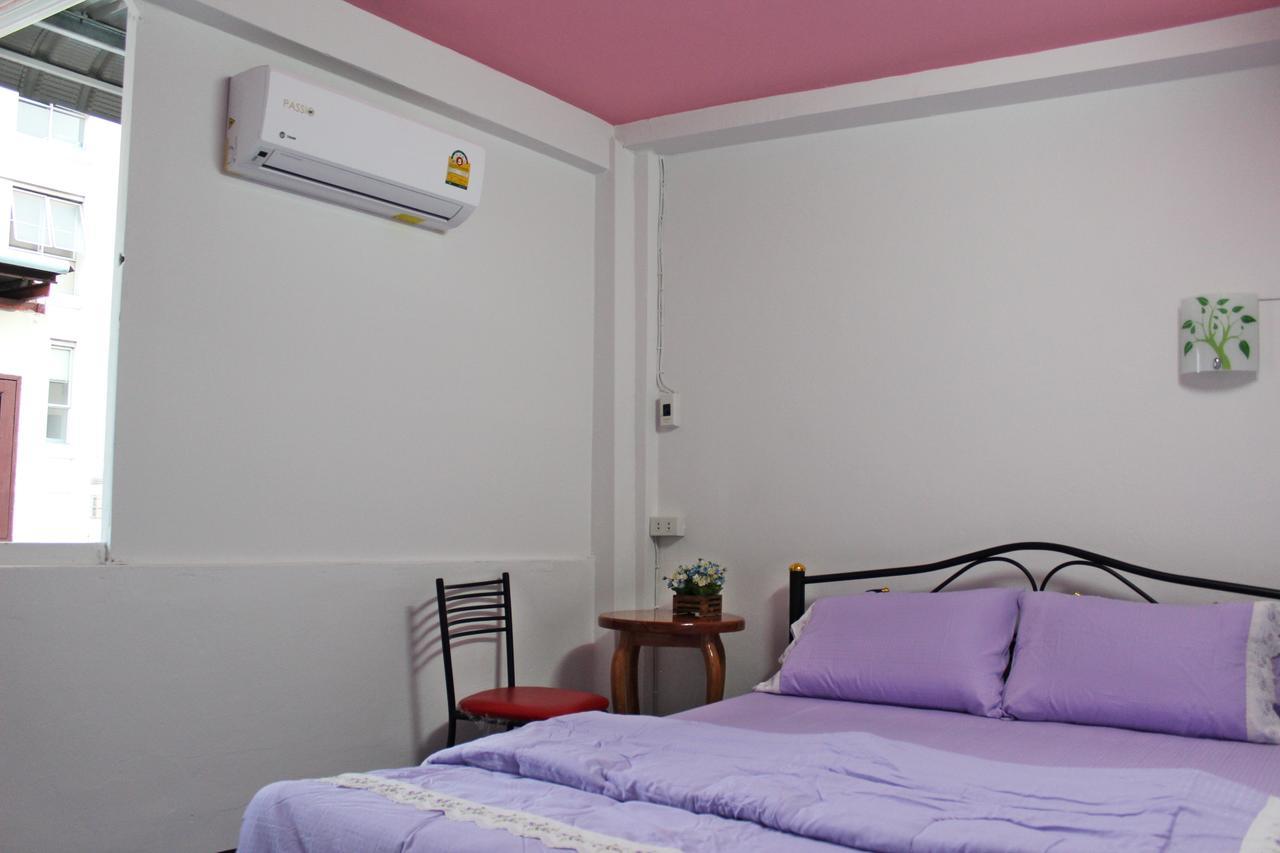 Home Base Hostel (Adults Only) Banguecoque Exterior foto