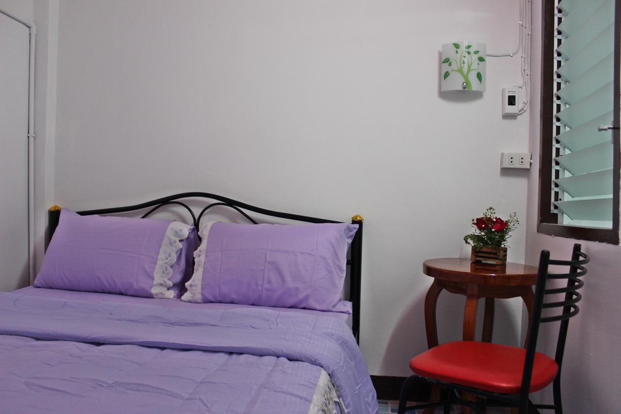 Home Base Hostel (Adults Only) Banguecoque Exterior foto